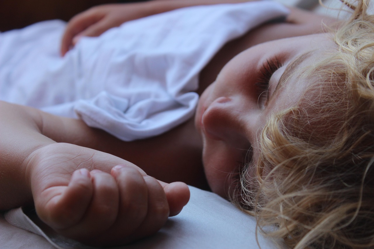 entdecken sie effektive methoden zur förderung des schlafrhythmus ihres babys für ruhige nächte und erholsamen schlaf.