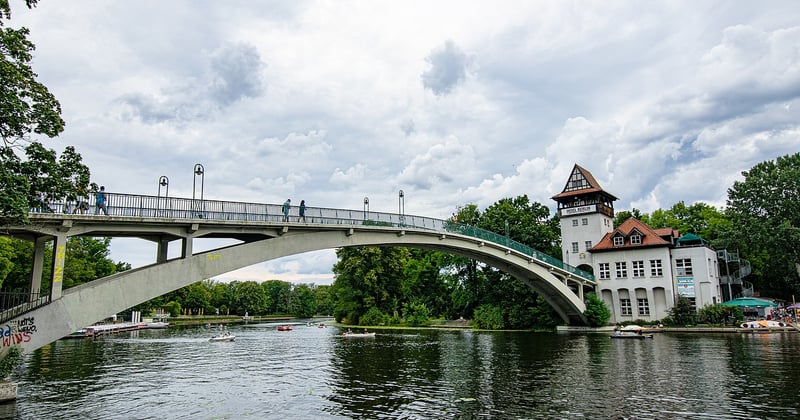 Treptower Park entdecken: Geschichte, Geheimnisse und schönste Spazierwege